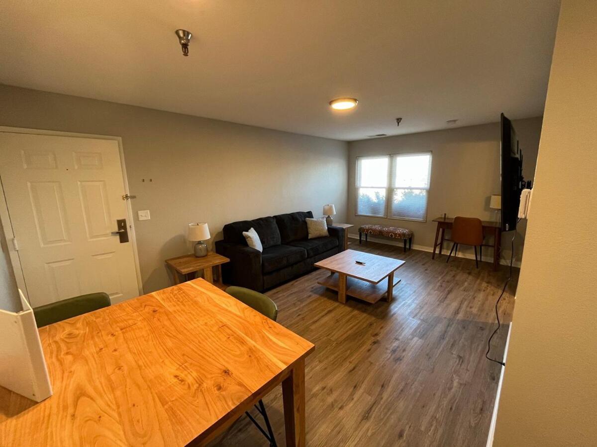 Aksarben Living-Cozy 1 Bdrm 1 Ba Lejlighed Omaha Eksteriør billede